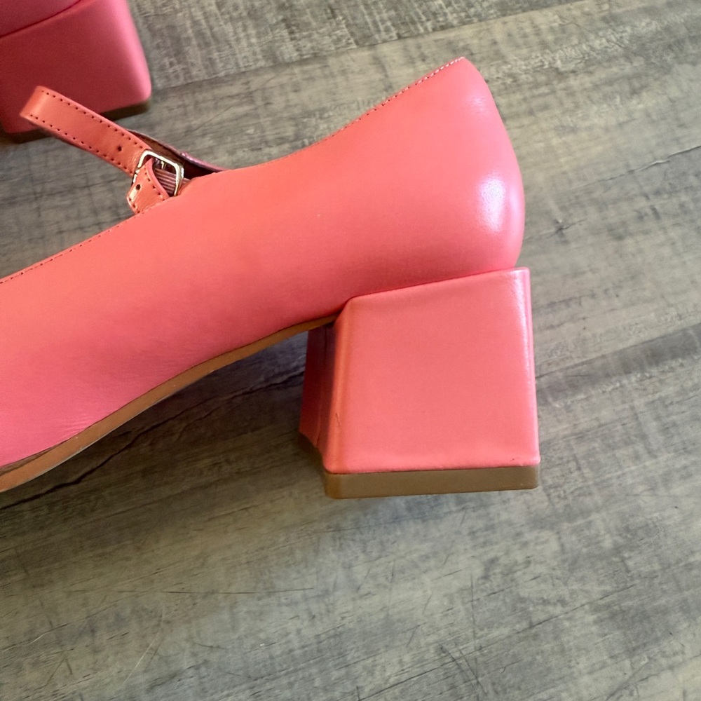INTENTIONALLY BLANK Pink Mary-Jane Shoes (BRAND NEW) - Picture 8 of 9